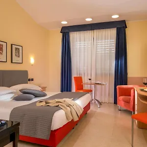 4* Otel Western Blu